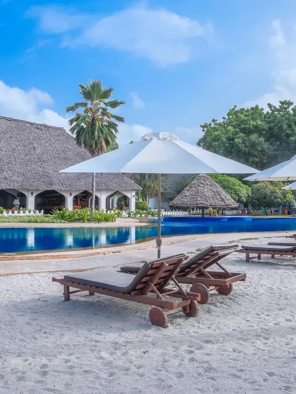 Lewenei with clients – Lewenei Tours and Safaris-064